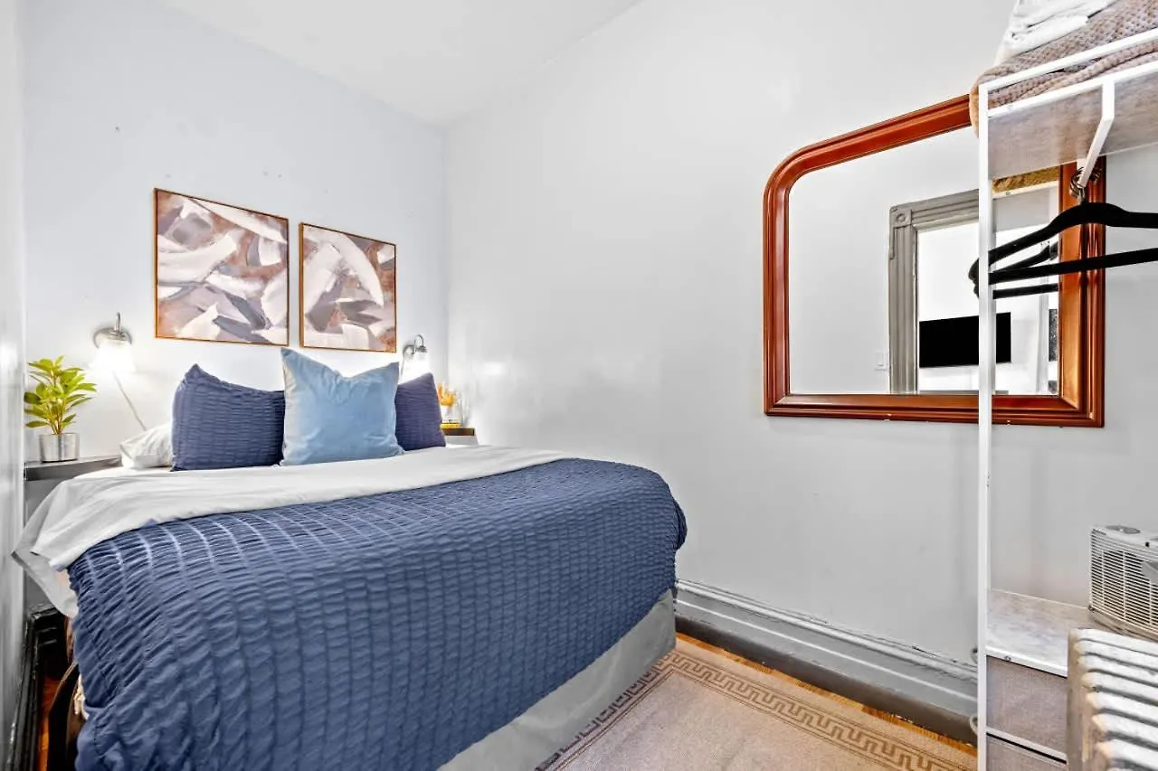 Quaint 2Br Apt Walk To Time Square New York